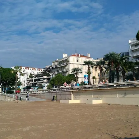 Hoche Palais Des Festivals Cannes